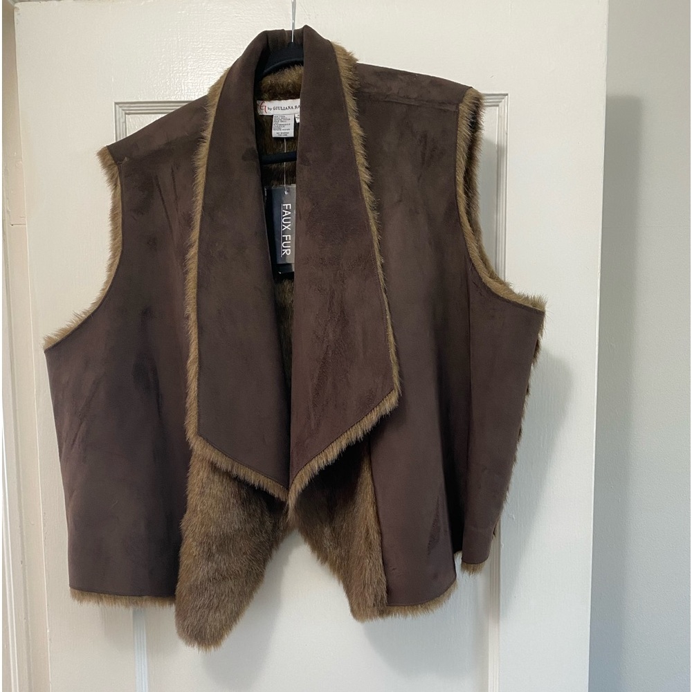 Giuliana Rancic 3X🎃 faux vest